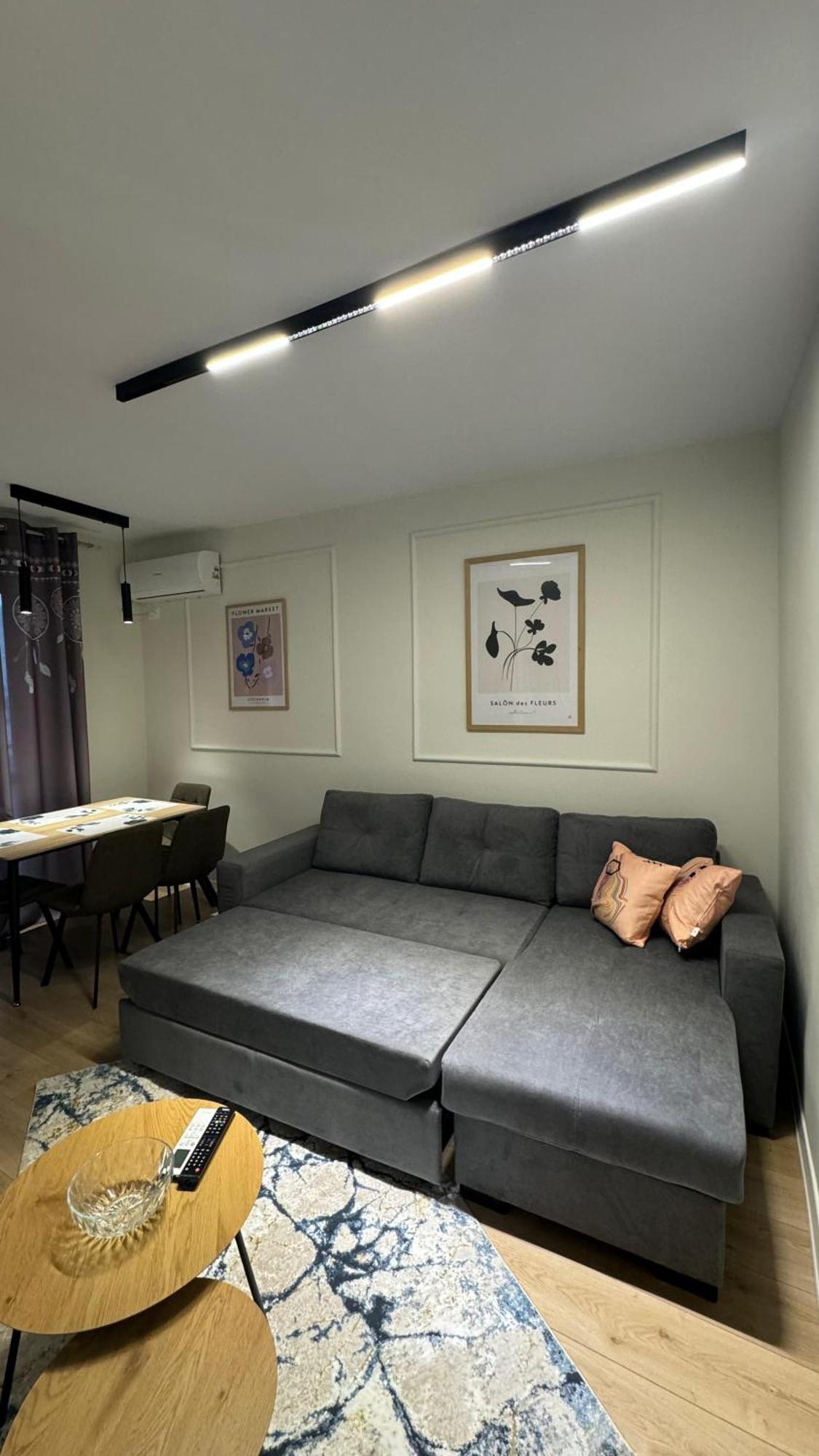 Charming Comfort Apartment Tirana Exterior photo