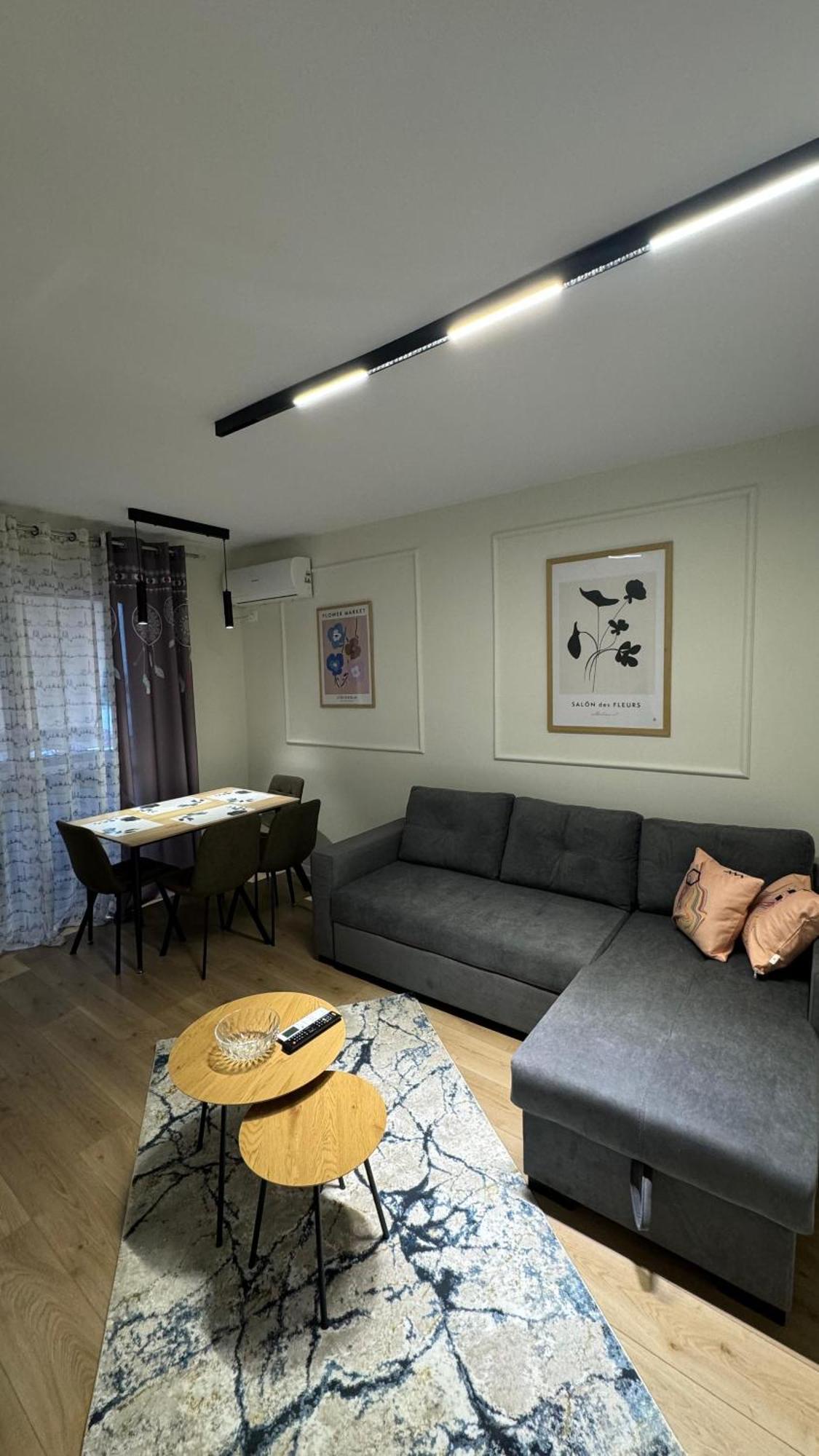 Charming Comfort Apartment Tirana Exterior photo