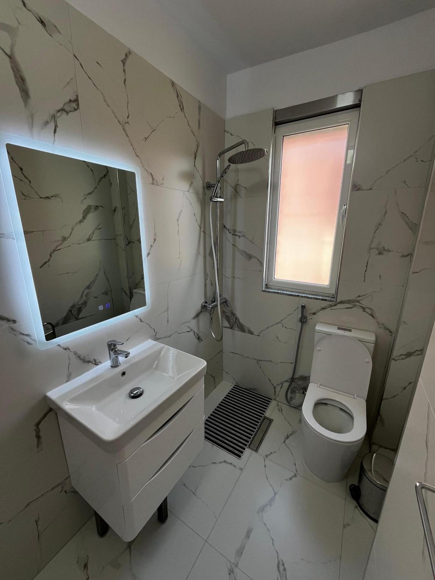 Charming Comfort Apartment Tirana Exterior photo