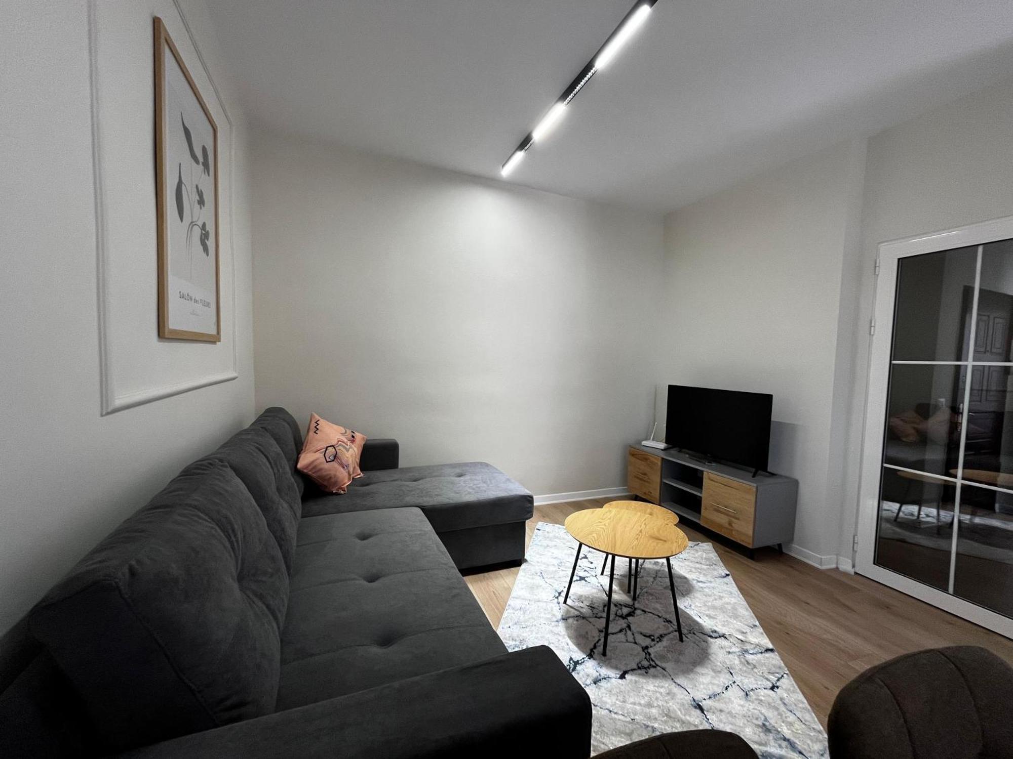 Charming Comfort Apartment Tirana Exterior photo