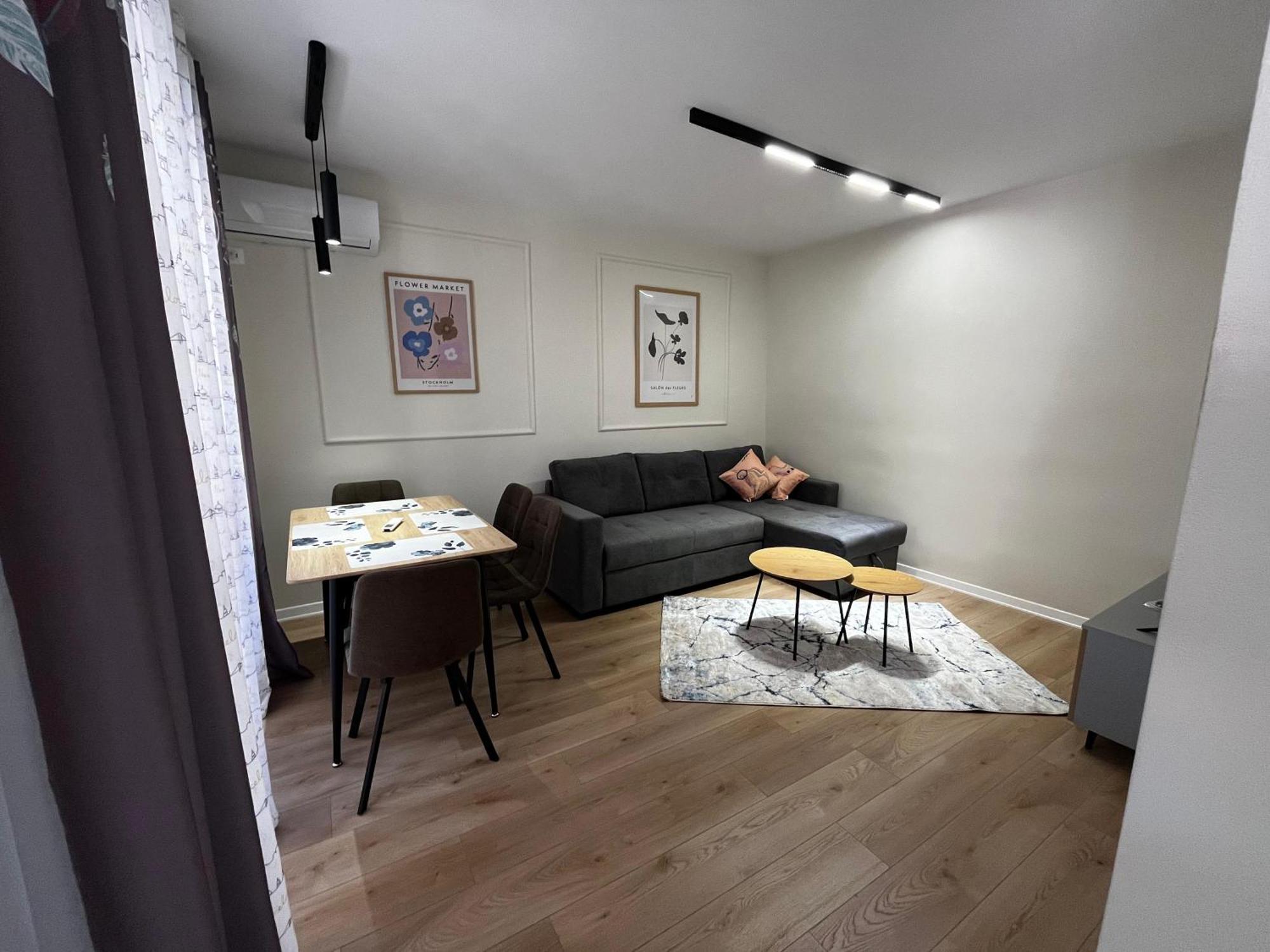 Charming Comfort Apartment Tirana Exterior photo